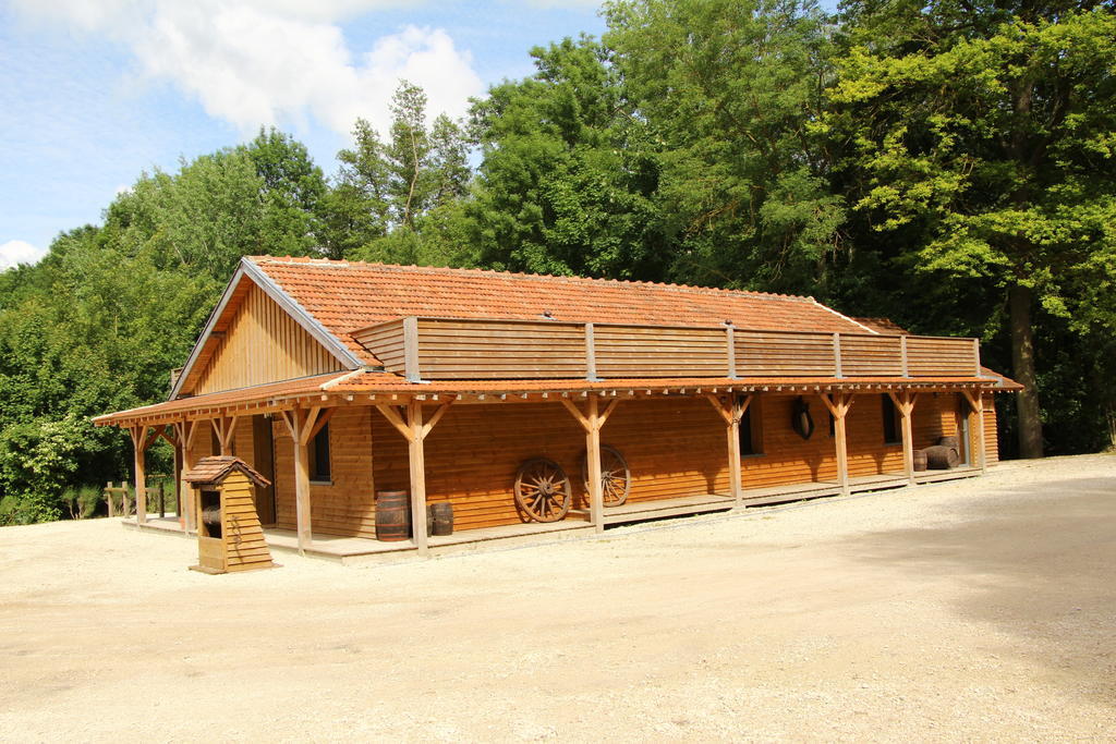 Western City Troyes Barberey-Saint-Sulpice Rum bild